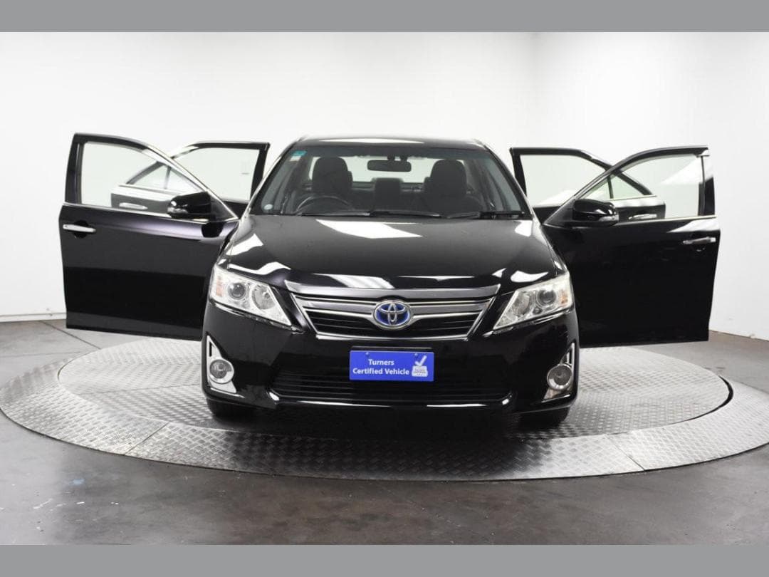 2011 Toyota Camry HV G Package — image 2 of 4