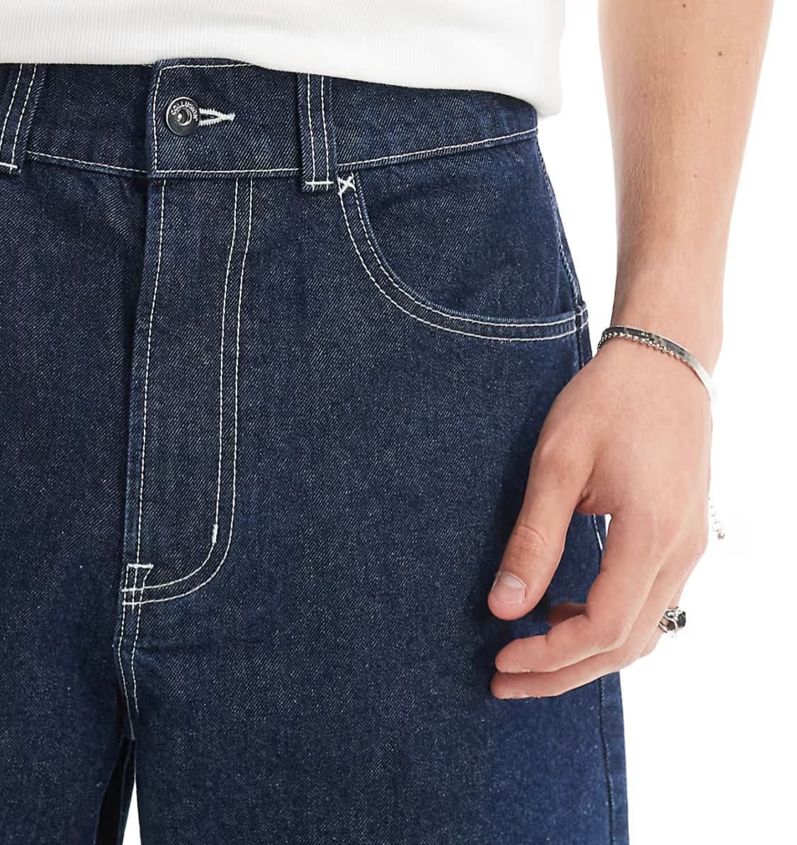 COLLUSION denim skater jorts with contrast stitch in rinsewash — image 3 of 3