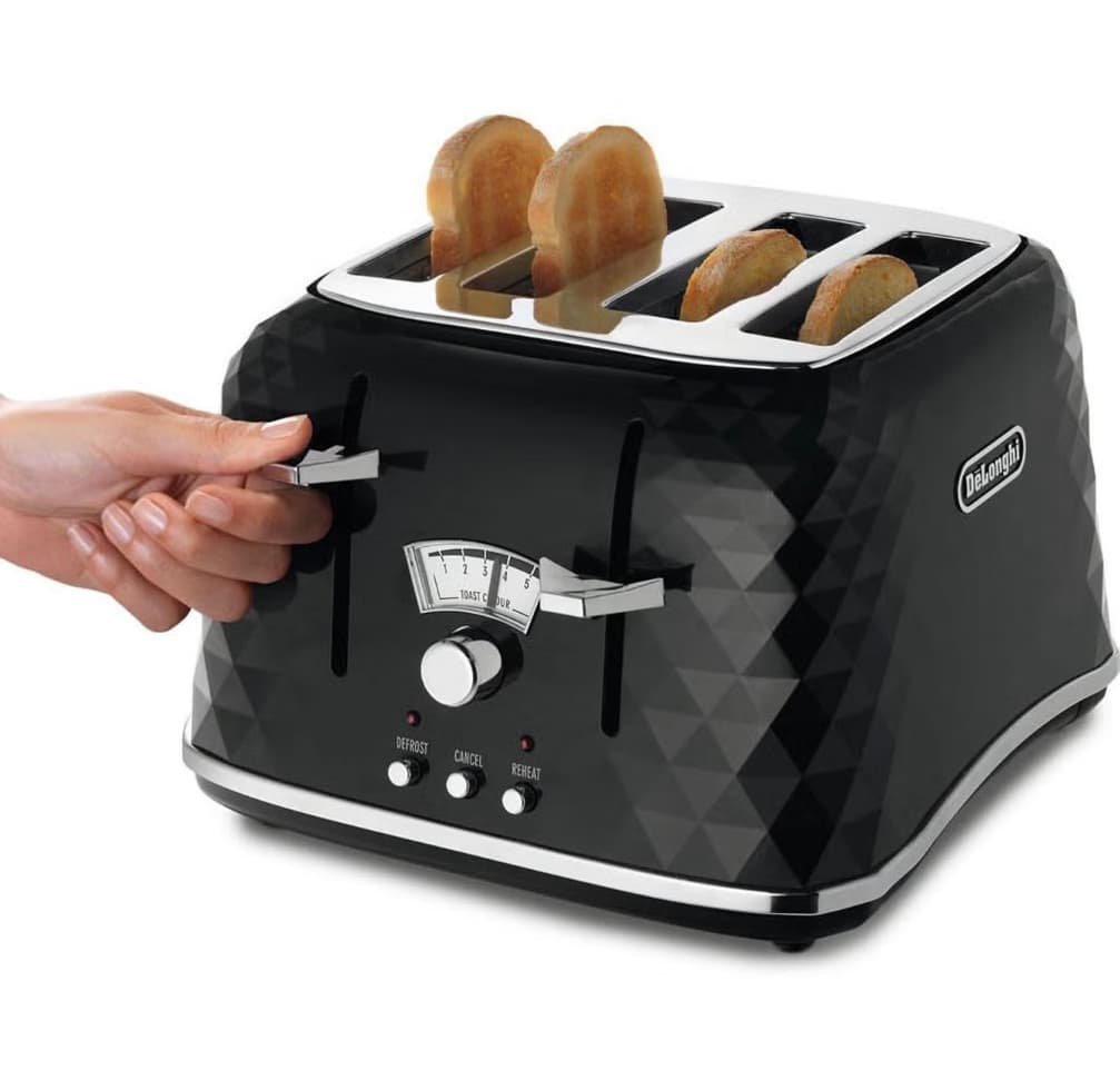 Delonghi CTJ4003.BK Brillante Four Slice Toaster - Black — image 2 of 2