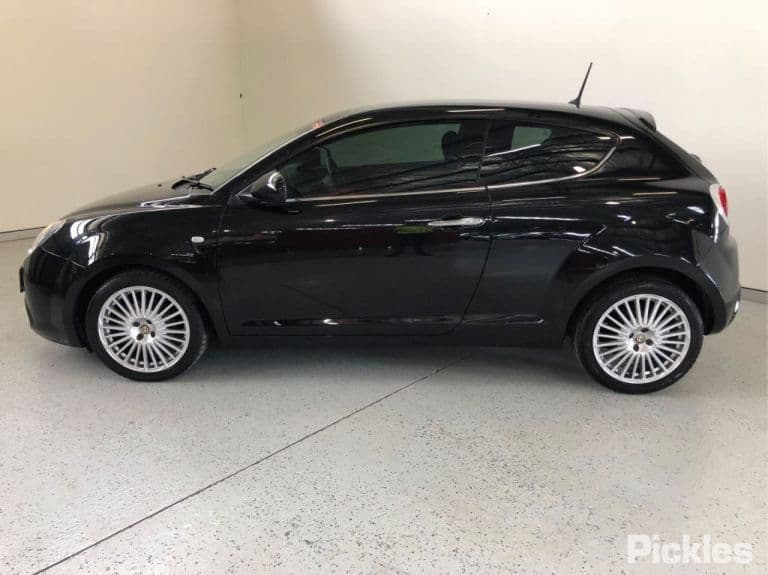 2014 Alfa Romeo Mito — image 5 of 11