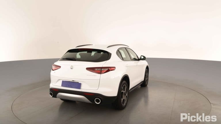 2019 Alfa Romeo Stelvio — image 2 of 8