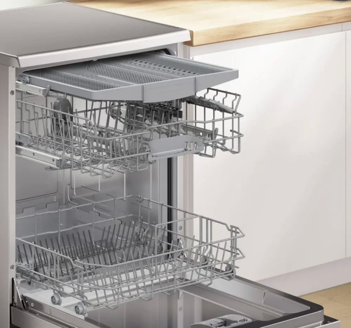 Bosch SMS26AW08G 60cm Series 2 Freestanding Dishwasher – WHITE — image 2 of 3