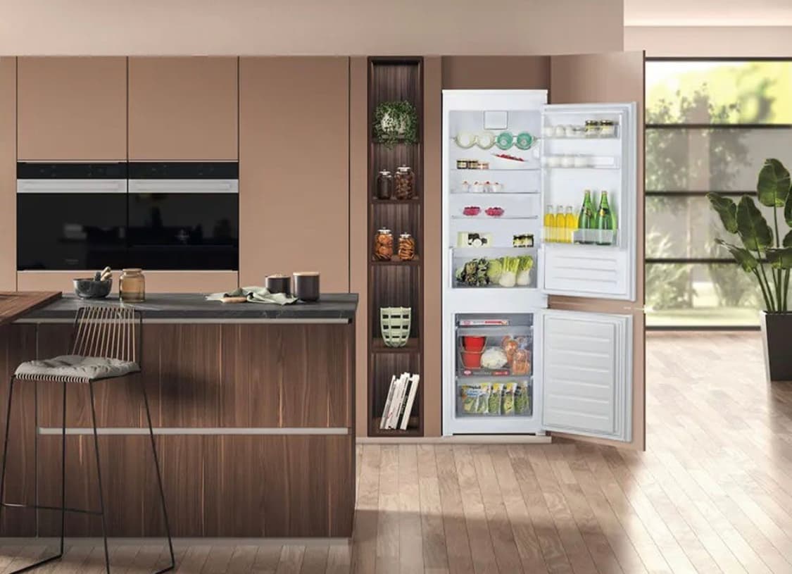 Hotpoint HMCB70302 Integrated Low Frost 70/30 Fridge Freezer — image 2 of 2