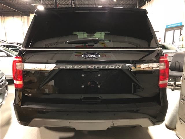 2019 Ford Expedition XLT — image 4 of 8