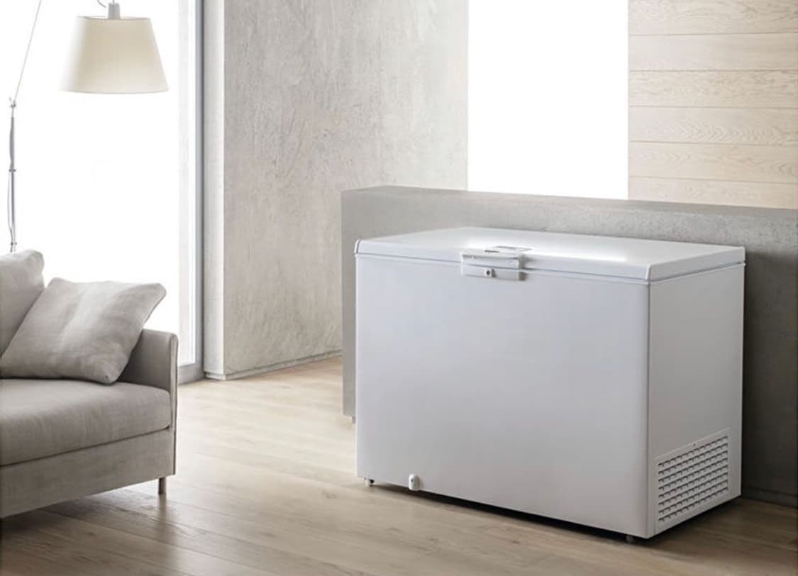 Whirlpool WHM4611 White 432L Chest Freezer — image 2 of 2