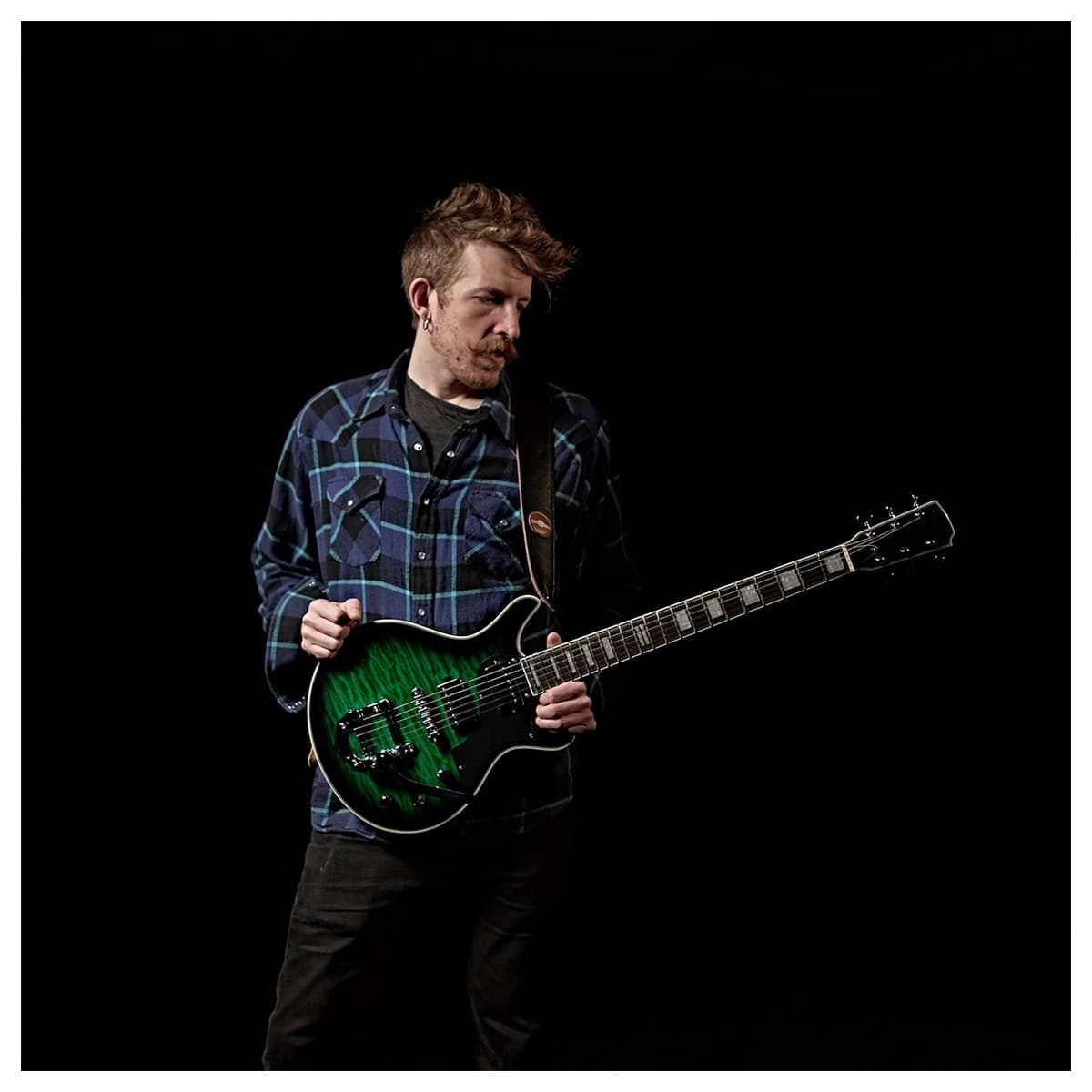 Hartwood Fifty6 Vibrato Electric Guitar, Pickle — image 2 of 6