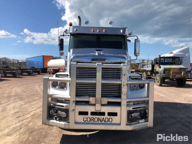 2013 Freightliner Coronado — image 3 of 8