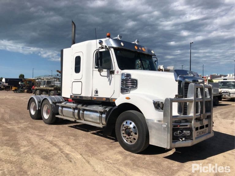 2013 Freightliner Coronado — image 1 of 8