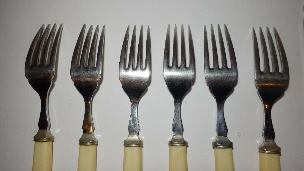 Vintage 1940s fish knives and forks cutlery set — image 3 of 4