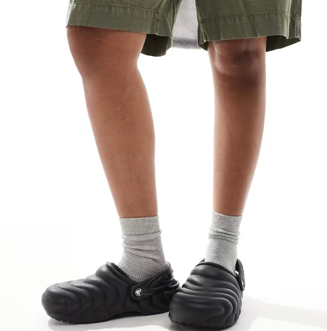 Crocs Unisex Classic lined overpuff clog in black — image 1 of 2